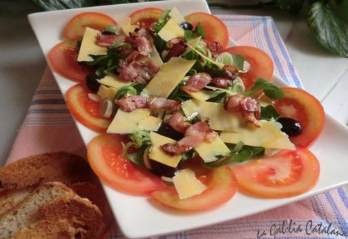 Amanida migdia, Tomàquet, Canonges, Bacò, Gouda, Cuina Catalana, Irreductibles, La Gàl·lia Catalana, plats afrodisiacs