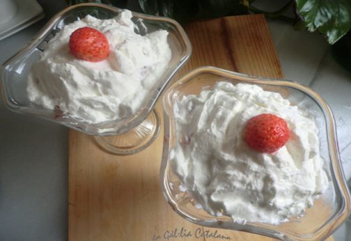 maduixetes amb nata, http://www.irreductibles.cat/cuina , #CuinaIrreductible #cuinaCatalana #slowfood #dietamediterrania