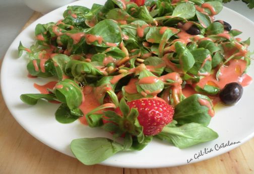 Amanida de canonges amb vinagreta de maduixes #CuinaIrreductible #cuinaCatalana #slowfood #dietamediterrania