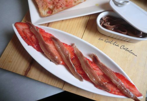 Carpaccio de maduixes amb pebre se Sichuan i anxoves