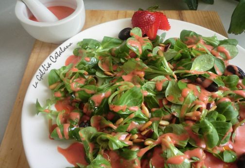 Amanida de canonges amb vinagreta de maduixes #CuinaIrreductible #cuinaCatalana #slowfood #dietamediterrania