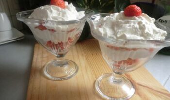 maduixetes amb nata, http://www.irreductibles.cat/cuina , #CuinaIrreductible #cuinaCatalana #slowfood #dietamediterrania