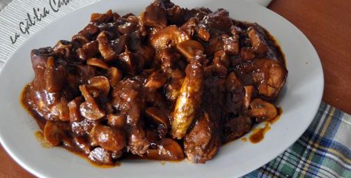 Coq au vin - http://www.irreductibles.cat/cuina/2012/06/21/coq-au-vin/ #CuinaIrreductible #cuinaCatalana #slowfood #dietamediterrania #km0 © By Manel Baxerias