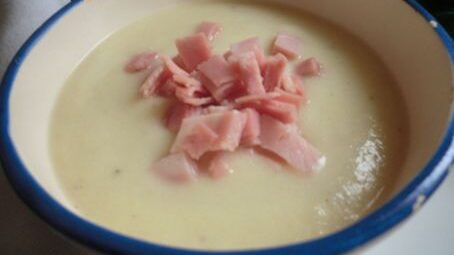 Crema de patata i porros amb pernil dolç - http://www.irreductibles.cat/cuina/2012/06/08/crema-de-patata-i-porros-amb-pernil #CuinaIrreductible , #cuinaCatalana , #slowfood , #dietamediterrania, © By Manel Baxerias