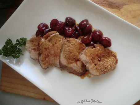 Filet de porc amb agredolç de cireres - http://www.irreductibles.cat/cuina/2012/06/04/filet-de-porc-agredolc-de-cireres/ #CuinaIrreductible , #cuinaCatalana , #slowfood , #dietamediterrania, © By Manel Baxerias