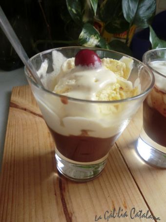 Copa freda de gelat i cireres - http://www.irreductibles.cat/cuina/2012/06/26/copa-freda-de-gelat-i-cireres/ #CuinaIrreductible #cuinaCatalana #slowfood #dietamediterrania #km0 © By Manel Baxerias