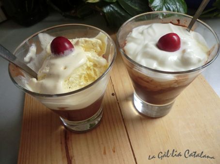 Copa freda de gelat i cireres - http://www.irreductibles.cat/cuina/2012/06/26/copa-freda-de-gelat-i-cireres/ #CuinaIrreductible #cuinaCatalana #slowfood #dietamediterrania #km0 © By Manel Baxerias