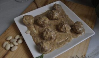 Mandonguilles amb farina d’ametlla - http://www.irreductibles.cat/cuina/2012/07/13/mandonguilles-amb-ametlla/ #CuinaIrreductible #cuinaCatalana #slowfood #dietamediterrania #km0 © By Manel Baxerias