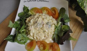 Amanida del rebost http://www.irreductibles.cat/cuina/2012/08/29/amanida-del-rebost/ #CuinaIrreductible #cuinaCatalana #slowfood #dietamediterrania #km0 © By Manel Baxerias