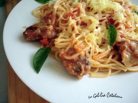 Spaghetti amb costella de porc http://www.irreductibles.cat/cuina/2012/09/03/spaghetti-amb-costella/ #CuinaIrreductible #cuinaCatalana #slowfood #dietamediterrania #km0 © By Manel Baxerias