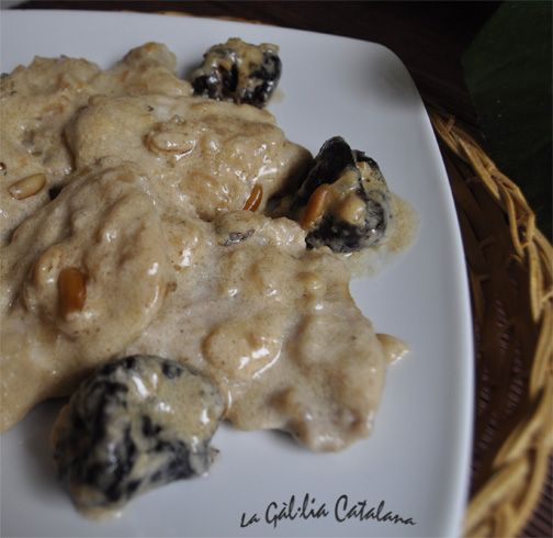 Llom amb prunes i pinyons http://www.irreductibles.cat/cuina/2012/09/09/llom-amb-prunes/ #CuinaIrreductible #cuinaCatalana #slowfood #dietamediterrania #km0 © By Manel Baxerias