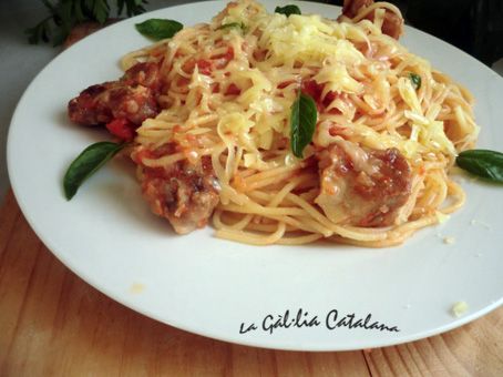 Spaghetti amb costella de porc http://www.irreductibles.cat/cuina/2012/09/03/spaghetti-amb-costella/ #CuinaIrreductible #cuinaCatalana #slowfood #dietamediterrania #km0 © By Manel Baxerias