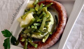 Verdura amb llonganissa, un plat més que clàssic http://www.irreductibles.cat/cuina/2012/10/03/verdura-llonganissa/ #CuinaIrreductible #cuinaCatalana #slowfood #dietamediterrania #km0 © By Manel Baxerias