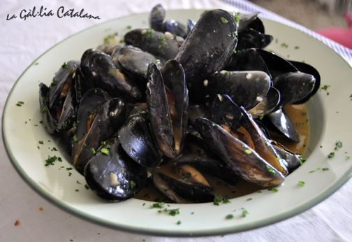 Musclos a la marinera http://www.irreductibles.cat/cuina/2012/11/24/musclos-marinera/