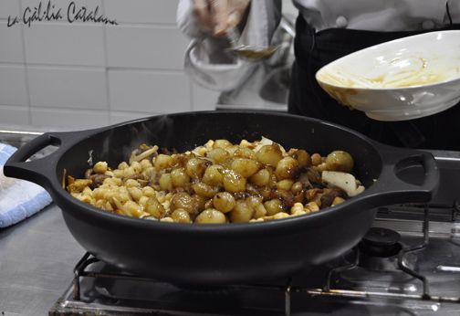 Cebetes de platillo amb cigrons i bolets http://www.irreductibles.cat/cuina/2012/11/09/cebetes-cigrons-i-bolets/ #CuinaIrreductible #cuinaCatalana #slowfood #dietamediterrania #km0 © By Manel Baxerias