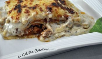 Lasanya amb beixamel de bolets http://www.irreductibles.cat/cuina/2012/11/14/lasanya-amb-bolets/ #CuinaIrreductible #cuinaCatalana #slowfood #dietamediterrania #km0 © By Manel Baxerias
