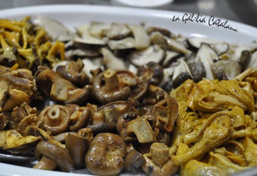 Cebetes de platillo amb cigrons i bolets http://www.irreductibles.cat/cuina/2012/11/09/cebetes-cigrons-i-bolets/ #CuinaIrreductible #cuinaCatalana #slowfood #dietamediterrania #km0 © By Manel Baxerias