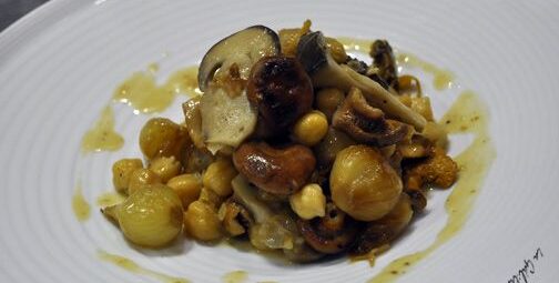 Cebetes de platillo amb cigrons i bolets http://www.irreductibles.cat/cuina/2012/11/09/cebetes-cigrons-i-bolets/ #CuinaIrreductible #cuinaCatalana #slowfood #dietamediterrania #km0 © By Manel Baxerias