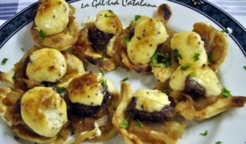 Culleretes amb vedella al pebre gratinada http://www.irreductibles.cat/cuina/2012/12/02/culleretes-amb-vedella/ #CuinaIrreductible #cuinaCatalana #slowfood #dietamediterrania #km0 © By Manel Baxerias
