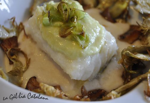 Bacalla de tardor a les dos cremes http://www.irreductibles.cat/cuina/2012/12/01/bacalla-de-tardor/ #CuinaIrreductible #cuinaCatalana #slowfood #dietamediterrania #km0 © By Manel Baxerias