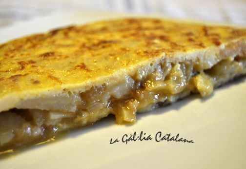 Truita de patata, ceba i all http://www.irreductibles.cat/cuina/2012/12/06/truita-de-patata-ceba-i-all/ #CuinaIrreductible #cuinaCatalana #slowfood #dietamediterrania #km0 © By Manel Baxerias