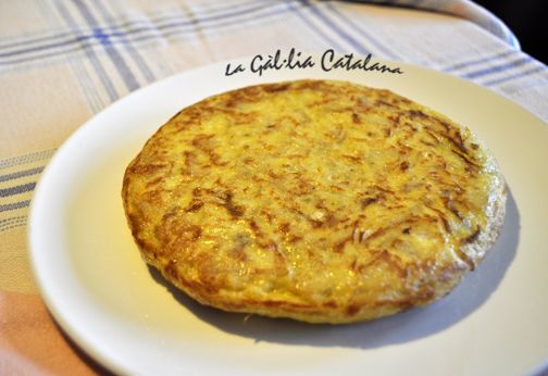 Truita de patata, ceba i all http://www.irreductibles.cat/cuina/2012/12/06/truita-de-patata-ceba-i-all/ #CuinaIrreductible #cuinaCatalana #slowfood #dietamediterrania #km0 © By Manel Baxerias