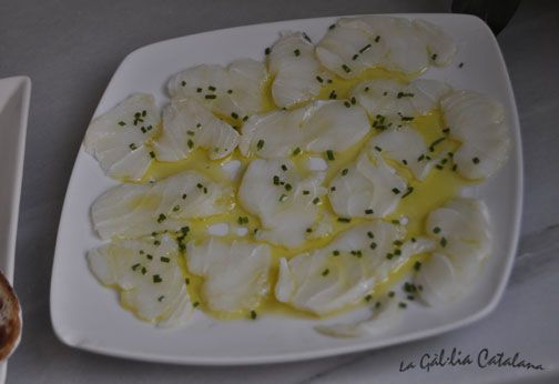 Carpaccio de bacallà marinat amb oli d’oliva i porradell http://www.irreductibles.cat/cuina/2012/12/11/carpaccio-de-bacalla-marinat/ #CuinaIrreductible #cuinaCatalana #slowfood #dietamediterrania #km0 © By Manel Baxerias