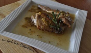 Conill amb alls tendres http://www.irreductibles.cat/cuina/2013/01/11/conill-amb-alls-tendres/ #CuinaIrreductible #cuinaCatalana #slowfood #dietamediterrania #km0 © By Manel Baxerias