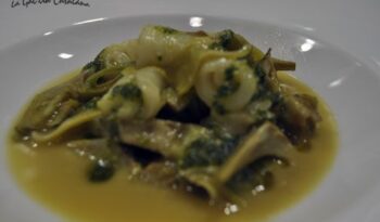 Platillo de carxofes i tripa de bacallà http://www.irreductibles.cat/cuina/2013/02/carxofes-i-tripa-de-bacalla/ #CuinaIrreductible #cuinaCatalana #slowfood #dietamediterrania #km0 © By Manel Baxerias