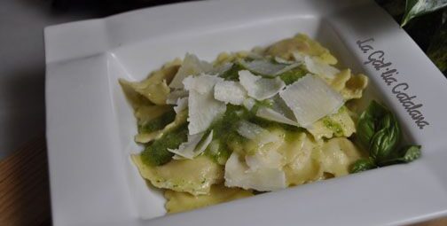 Pasta amb salsa al pesto http://www.irreductibles.cat/cuina/2013/05/salsa-pesto/ © Manel Baxerias