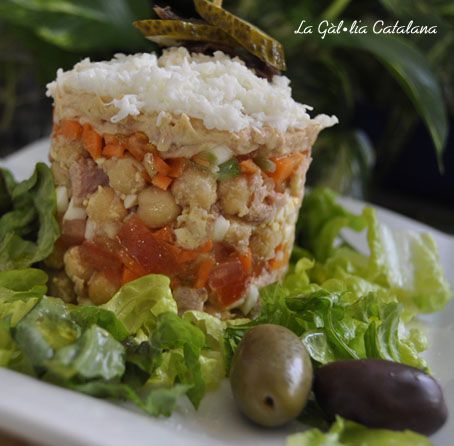 Amanida de cigrons amb tartar de verdures http://www.irreductibles.cat/2013/05/amanida-de-cigrons-3/ © Manel Baxerias