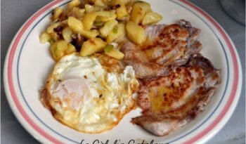 Ous, llom i patates a lo pobre http://www.irreductibles.cat/cuina/2013/05/ous-llom-patates/ © Manel Baxerias