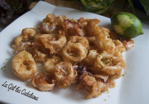 Calamars a la romana amb pell de llima http://www.irreductibles.cat/cuina/2013/05/calamars-romana/ © Manel Baxerias