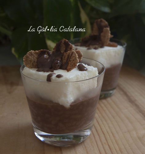 Postres d'arròs xocolata i gelat de coco