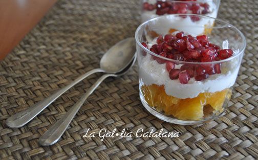 Postres de magrana, mandarina i iogurt http://www.irreductibles.cat/cuina/2013/10/magrana-mandarina-i-iogurt/ © Manel Baxerias