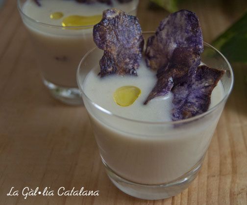 http://www.irreductibles.cat/cuina/2013/10/crema-de-ceps-patata-lila/