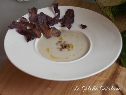 http://www.irreductibles.cat/cuina/2013/10/crema-de-ceps-patata-lila/