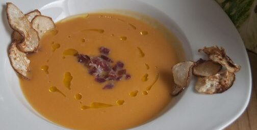 Crema de carabassa amb dauets de pernil http://www.irreductibles.cat/cuina/2013/11/crema-de-carabassa-amb-pernil/ © Manel Baxerias