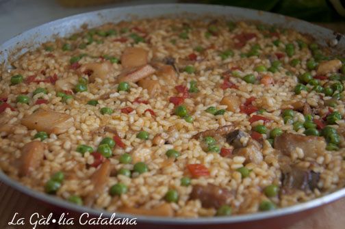 Paella de sèpia i pollastre http://www.irreductibles.cat/cuina/2013/11/paella-de-sepia-i-pollastre/ © Manel Baxerias