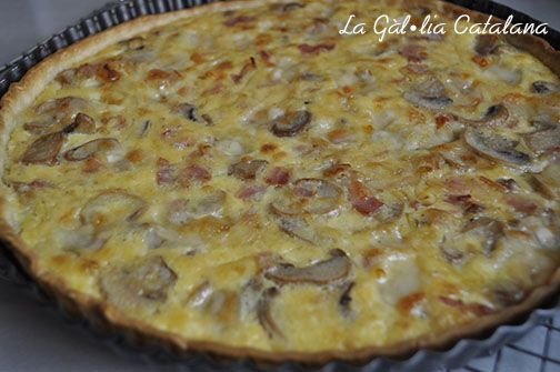 Quiche de xampinyons amb ceba i formatge de cabra http://www.irreductibles.cat/cuina/2013/12/quiche-d-xampinyons-i-formatge/ © Manel Baxerias Consells culinaris 