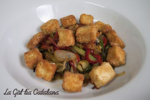 Tofu amb verdures http://www.irreductibles.cat/cuina/2013/12/tofu-amb-verdures/ © Manel Baxerias