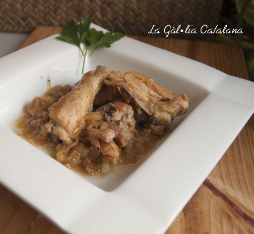 Pollastre amb calçot confitat i ametlla picada http://www.irreductibles.cat/cuina/2013/12/pollastre-amb-calcot-confitat/ © Manel Baxerias