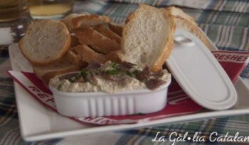 Dip’s d’anxoves http://www.irreductibles.cat/cuina/2013/12/dips-danxova/ © Manel Baxerias