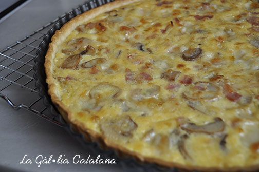 Quiche de xampinyons amb ceba i formatge de cabra http://www.irreductibles.cat/cuina/2013/12/quiche-d-xampinyons-i-formatge/ © Manel Baxerias Consells culinaris 