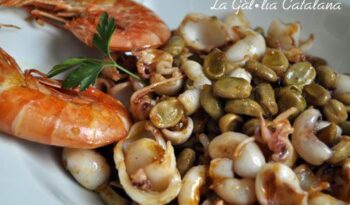 sepionets amb faves baby i salsa romesco http://www.irreductibles.cat/cuina/2014/01/sepionets-amb-faves-i-romesco/ © Manel Baxerias