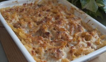 Macarrons amb bacó i beixamel http://www.irreductibles.cat/cuina/2014/01/macarrons-amb-baco-i-beixamel/ © Manel Baxerias