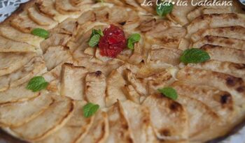 Pastis de poma i crema http://www.irreductibles.cat/cuina/2014/02/pastis-de-poma-amb-crema/ © Manel Baxerias