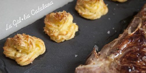 Patates Duquesa http://www.irreductibles.cat/cuina/2014/02/patates-duquesa/ © Manel Baxerias