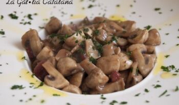 Xampinyons picants http://www.irreductibles.cat/cuina/2014/03/xampinyons-picants/ © Manel Baxerias