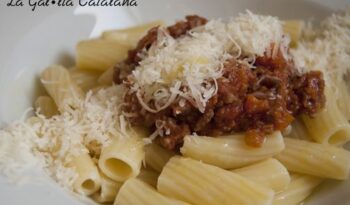 Macarrons amb ragù a la bolonyesa http://www.irreductibles.cat/cuina/2014/07/macarrons-amb-ragu/ ©Manel Baxerias